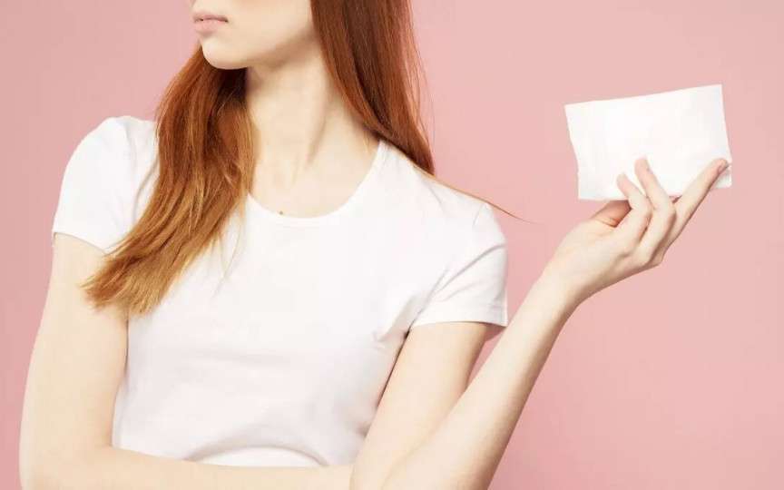 Cât de predispusă ești problemelor cu greutatea sau riscului apariției cancerului în funcție de vârsta primei menstruații