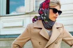 Fii în trend și iarna. 7 modalități de a purta elegant basmaua