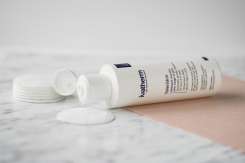 TOLERISKIN îngrijește pielea sensibilă intolerantă și reface ecosistemul pielii prin efect probiotic