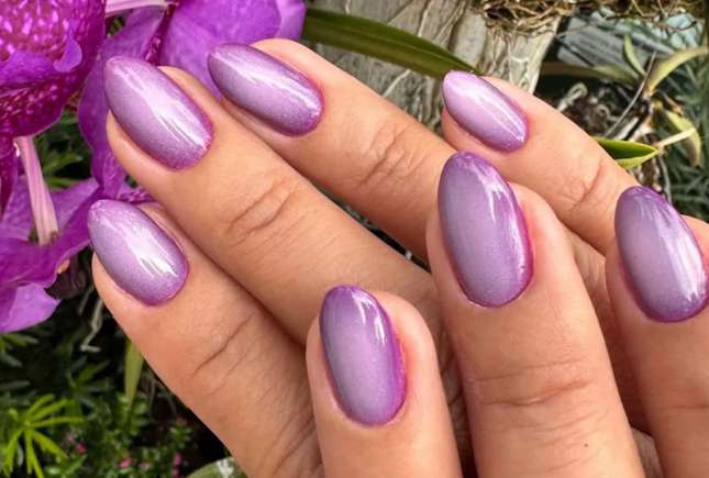 Manichiura aura – cel mai vibrant trend al momentului în nail art