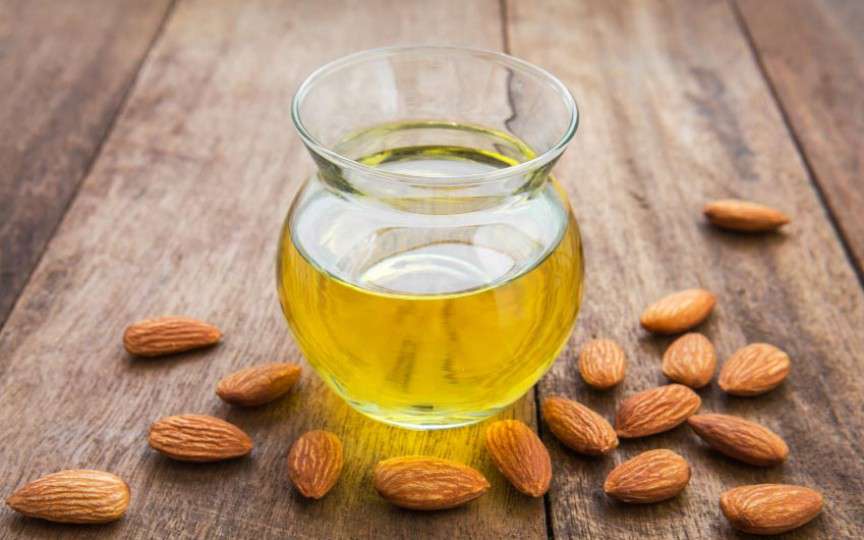 6 uleiuri naturale benefice pentru piele, păr, unghii și dinți