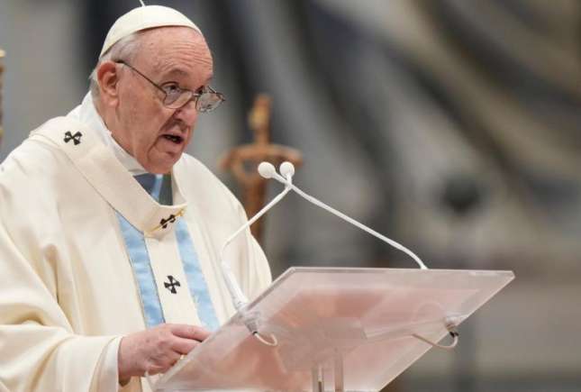 Papa Francisc: Unii nu vor să aibă copii, dar au câini şi pisici care iau locul copiilor
