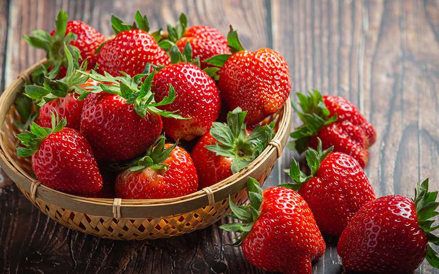 Capsunile – Superfructul verii: 12 beneficii incredibile pentru sănătate și frumusețe