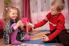 4 jocuri care ajută la dezvoltarea empatiei copilului