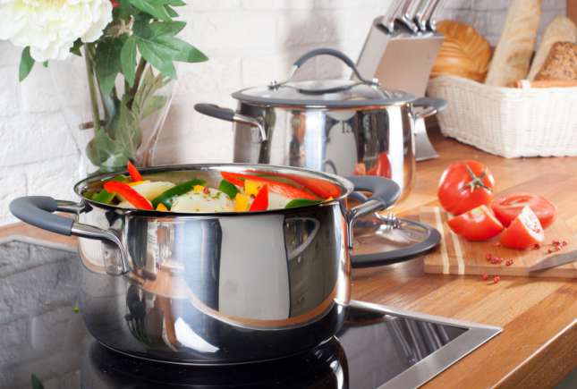 Ce alimente nu trebuie gătite niciodată în oțel inoxidabil