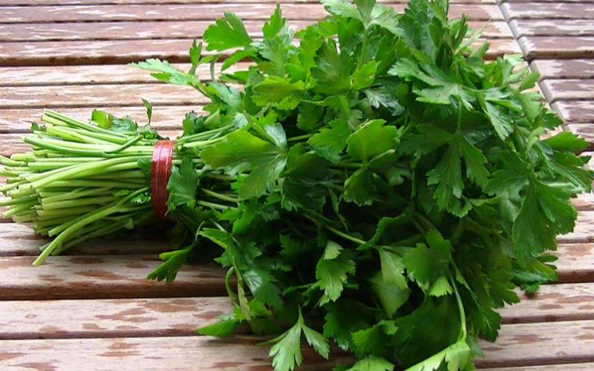 Top 5 alimente care ajută la eliminarea excesului de apă din organism