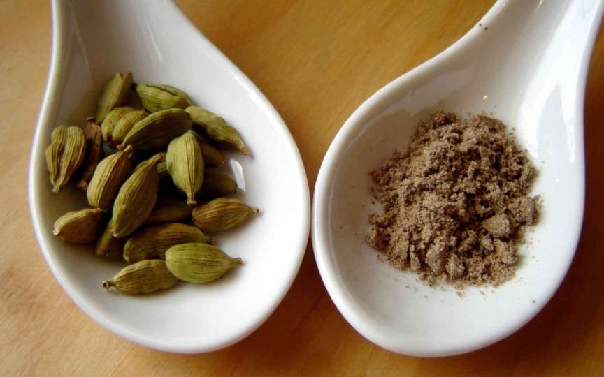 Top 7 beneficii extraordinare ale cardamomului