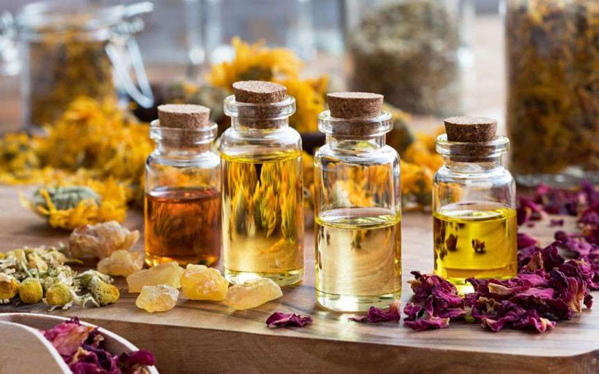 7 uleiuri esențiale benefice și utilizările lor corecte