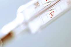 Temperatura normală a corpului în funcție de vârstă. Știai care valoare e absolut normală la copii?