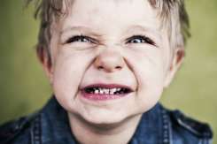Scrâșnitul din dinți la copii – explicațiile neurologului pediatru