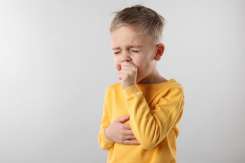 Simptomele tusei convulsive la copii: Când ar trebui să te îngrijorezi?