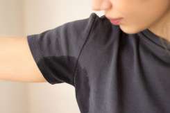 Hiperhidroza la adolescenți: cauze, diferențe și soluții eficiente