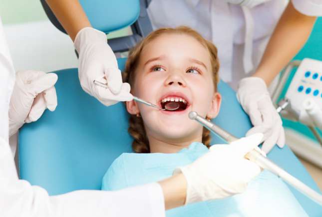 Este fluorizarea o metodă inofensivă pentru sănătatea copiilor noștri?