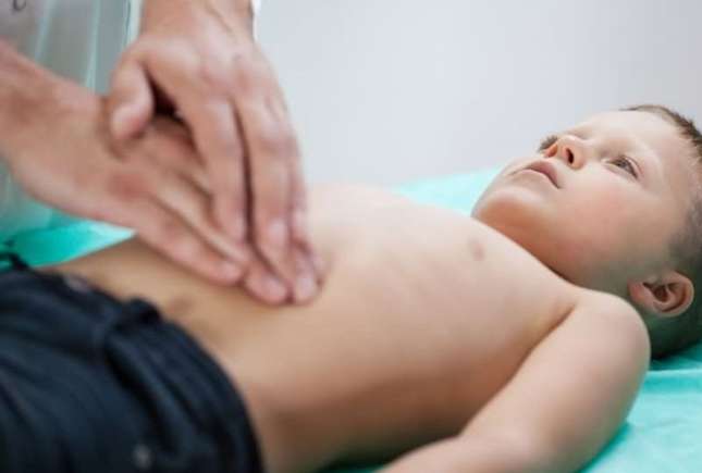 Când să mergi cu copilul la gastroenterolog? Semne care nu trebuie ignorate