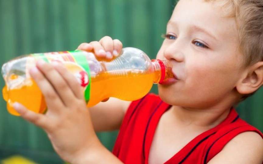 Sucurile carbogazoase le pot provoca pietre la rinichi copiilor