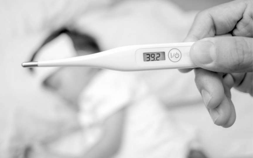 Sfaturile pediatrului despre când și cum trebuie să scădem febra copilului