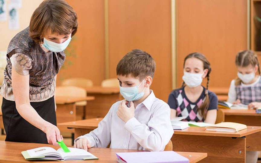 Pediatrul Mihai Craiu: 4 reguli care pot minimaliza riscul de transmitere a Covid-19 în școli