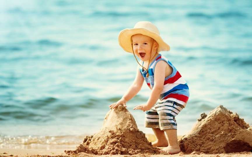 Dermatolog: „Copiii sunt extrem de sensibil la razele UV. Nu îi protejați doar de soare, ci de cancer de piele!”