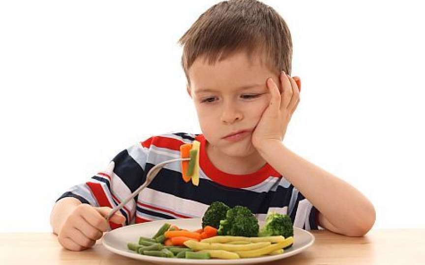 Cum îți dai seama că cel mic nu este doar mofturos, ci are o tulburare alimentară