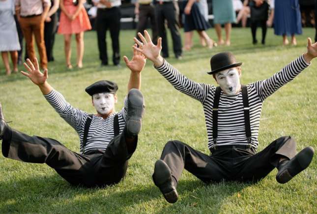 Fac show la evenimente fără a spune vreun cuvânt!