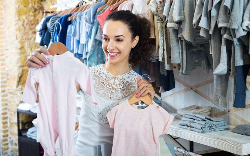 DA sau NU? Este în regulă să folosim haine second hand pentru copii?
