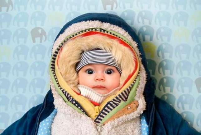 Sfatul pediatrului: cum îmbrăcăm copilul iarna