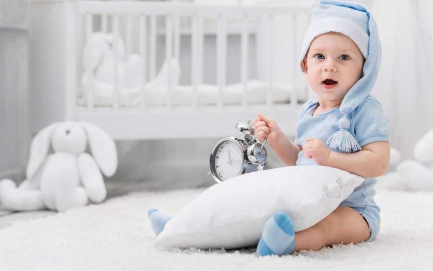 De când putem pune copilul pe pernă?
