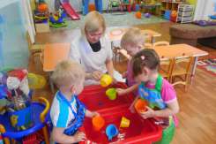 Educatorii în grădiniţele din capitală ar putea primi loc de trai în cămine
