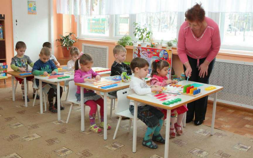 Petiție lansată de părinți: se cere majorarea substanțială a salariilor angajaților din grădinițe