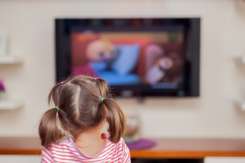 Psihoterapeut: Topul desenelor animate la care copiii între 2 și 6 ani nu ar trebui expuși