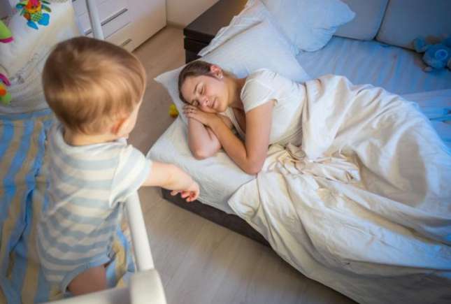 Specialiști: Copiii care se trezesc noapte mai des sunt mai inteligenți