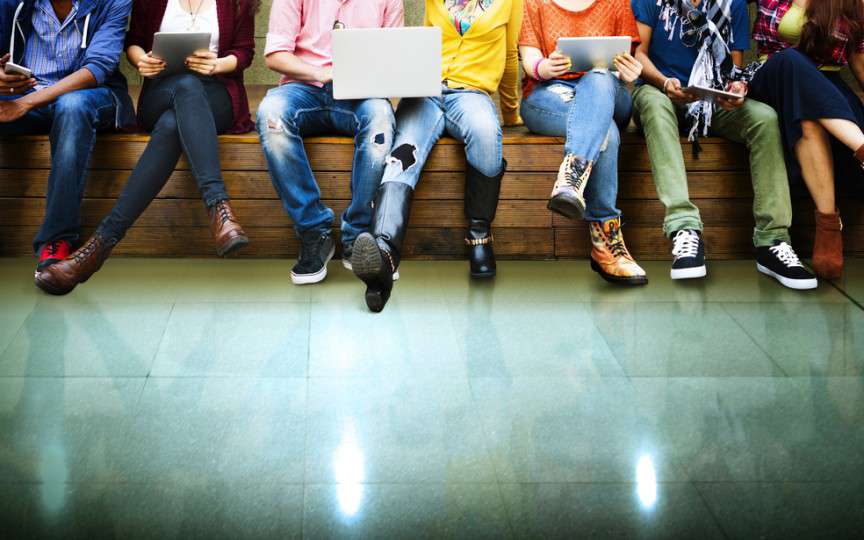 Studiu: Adolescenții din Moldova transmit pe internet foto și video cu conținut sexual