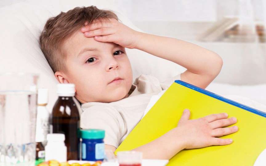 Studiu: Rezultatele slabe la școală pot fi cauza infecțiilor frecvente din copilărie și tratamentului incorect