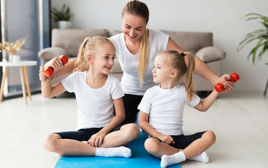 Exerciții de dimineață pentru copii: ghid complet și 6 reguli esențiale