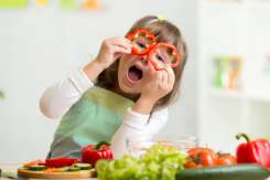 Medic nutriționist: Un copil nu poate fi crescut doar cu alimente vegane