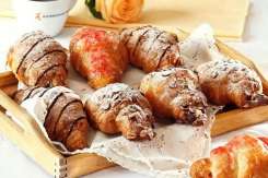 Nu-l mai oferiți copiilor! Iată ce ingrediente conține croasantul din comerț!