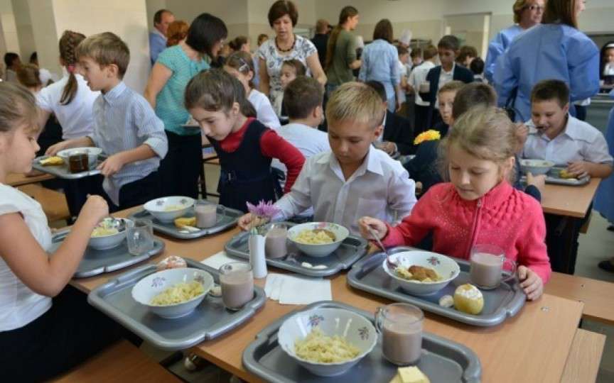 Noile taxe pentru alimentaţia în instituţiile de învăţământ vor fi publicate în Monitorul Oficial