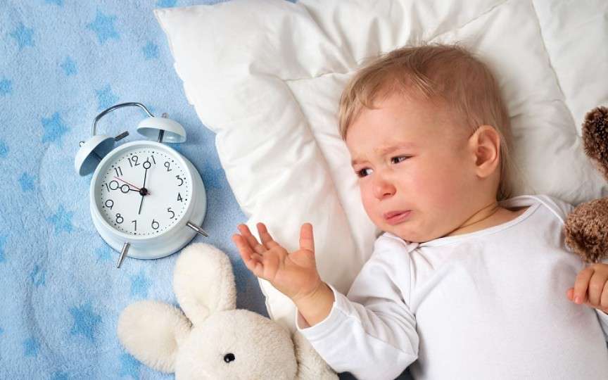 Copilul adoarme greu? Iată cele mai bune alimente pentru un somn liniștitor!