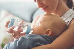 Deshidratarea la bebeluși – simptome, primul ajutor și prevenție