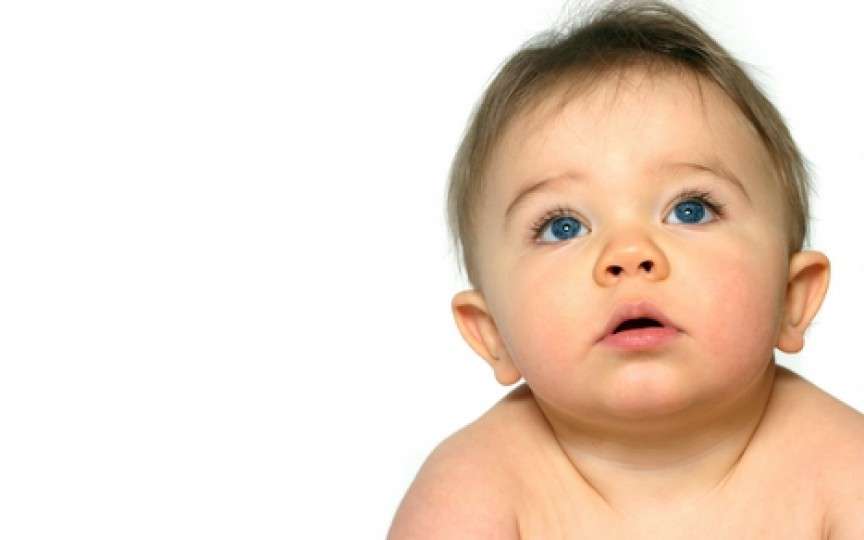 Bebeluşii cu autism gânguresc diferit faţă de cei sănătoşi