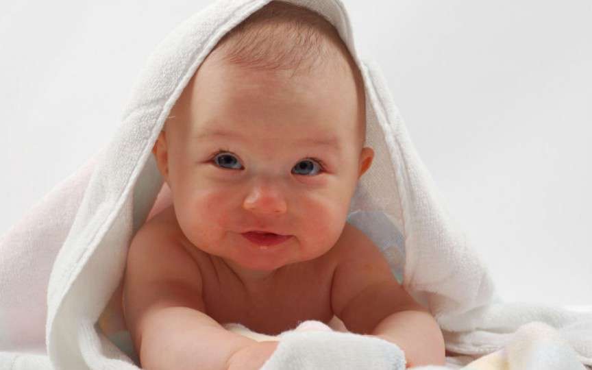 Fără panică! 5 simptome obișnuite la bebeluși