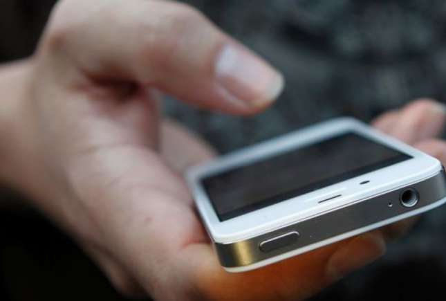 O aplicație la telefon le poate spune părinților din care cauză plâng bebelușii lor