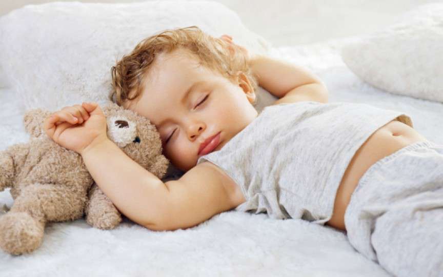 Importanţa somnului de zi pentru bebeluşul tău!