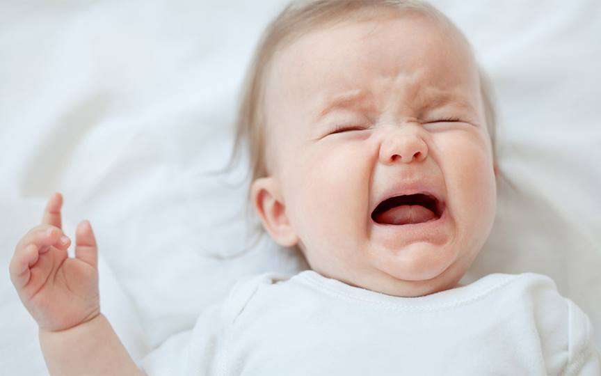 Cum calmăm bebelușul agitat? 9 sfaturi practice
