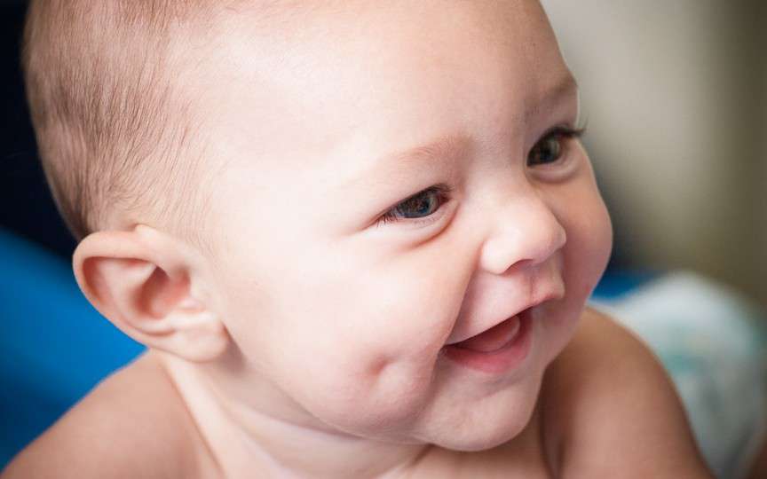 Gropițele din obraji reprezintă un defect genetic, spun oamenii de știință