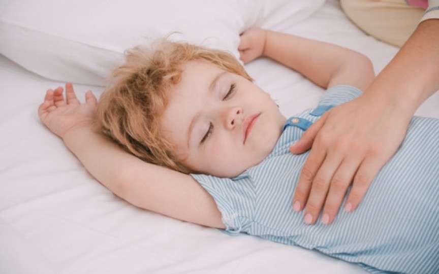17 cauze posibile de ce copilul nu doarme