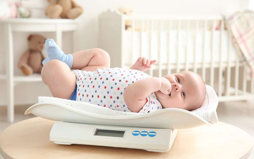 Greutatea bebelușului pe luni: tabel complet și sfaturi pentru părinți