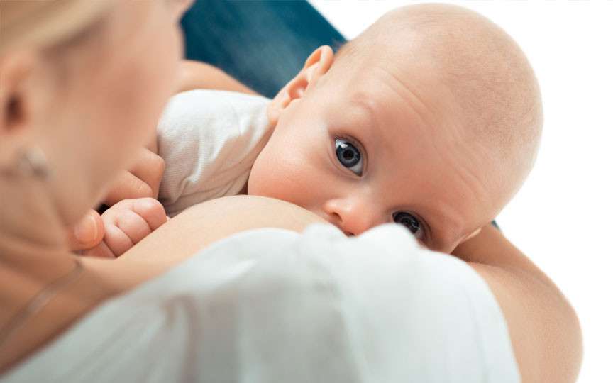 Alăptarea și sănătatea inimii: Cum poate reduce riscul de boli cardiovasculare și AVC