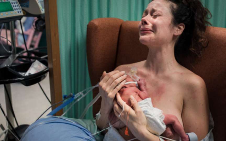 Cele mai impresionante fotografii de la naștere premiate în anul curent