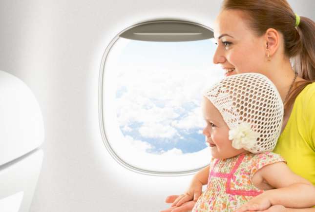 5 reguli simple pe care trebuie să le cunoşti înainte să zbori cu avionul alături de cel mic